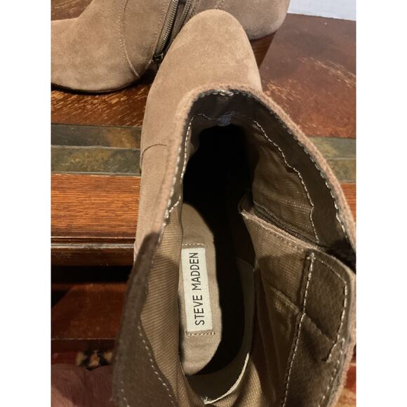 Steve Madden - Hipstr -Sueded Leather Ankle Boot w/Stack Heel -Taupe Beige -10B - Picture 11 of 12